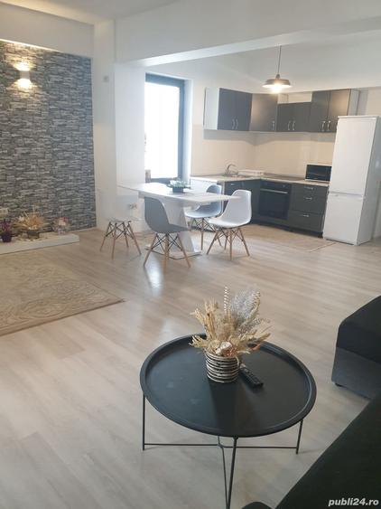 Apartament cu 3 camere decomandat în Păcurari