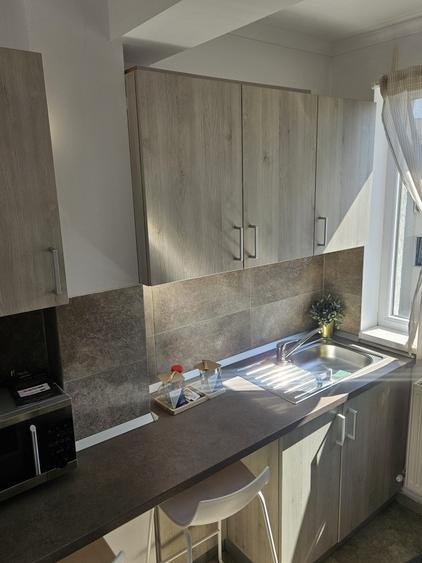 Inchiriez garsoniera mobilata, dispune de suficiente spatii - 8