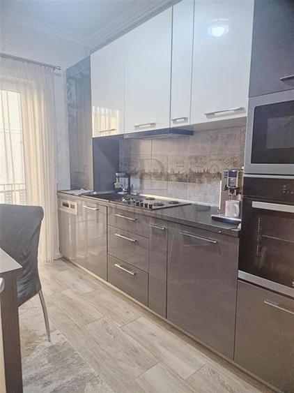 GIROC - 3 CAM - SPATIOS - 2 BAI - 2LOCURI DE PARCARE - CENTRALA/AC - ETAJ1 - 7