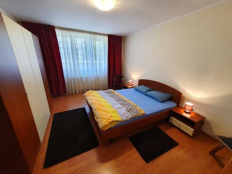 Apartament cu 2 camere decomandat, mobilat în Central