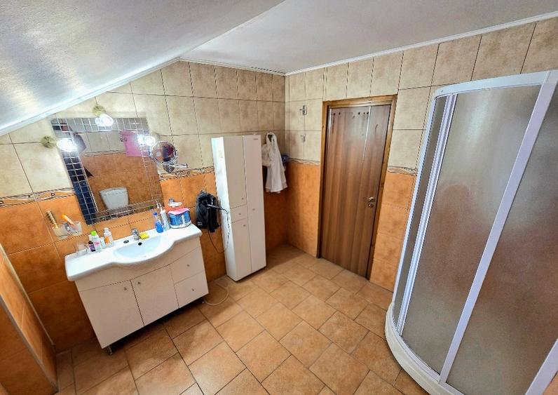 Casă spațioasă P+1+pod cu dublu acces – Str. Plevnei, Giurgiu - 6
