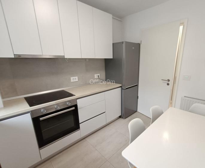 Coresi Mall - apartament 2 camere decomandat - cochet- parcare - boxa