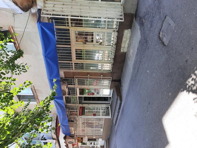 Spațiu comercial, de 70 mp, în 2 Moldoveni