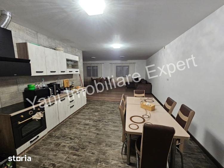 Casă cu 5 camere cu Teren 3600 Mp în Albești
