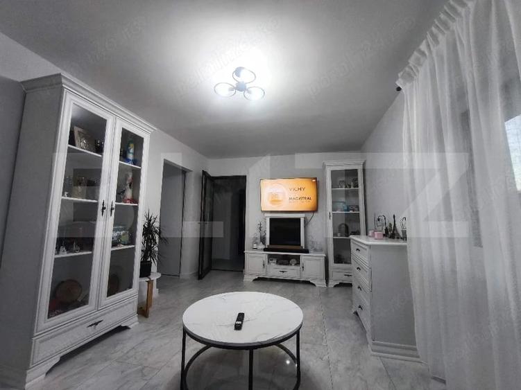 Apartament cu 3 camere semidecomandat în IAR