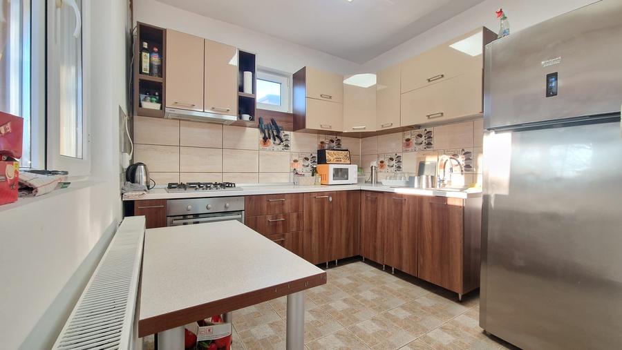 Casă individuală cu 7 camere cu Teren 420 Mp în Buturugeni
