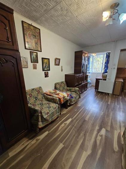 Etaj 1 - Nicolina , garsoniera mobilata, libera - 3