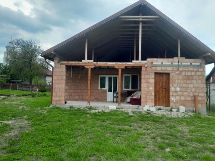 Casa in loc linistit  - 2