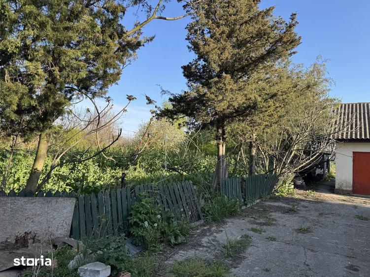 Persoana fizica vand Casa batraneasca si anexe Mereni - 4