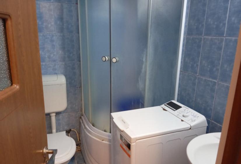 Ofer spre inchiriere garsoniera decomandata 35 metri patra?i Craiovi?a - 2