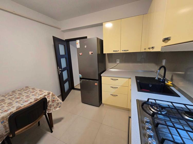 Inchiriere apartament 3 camere. Proprietar - 13