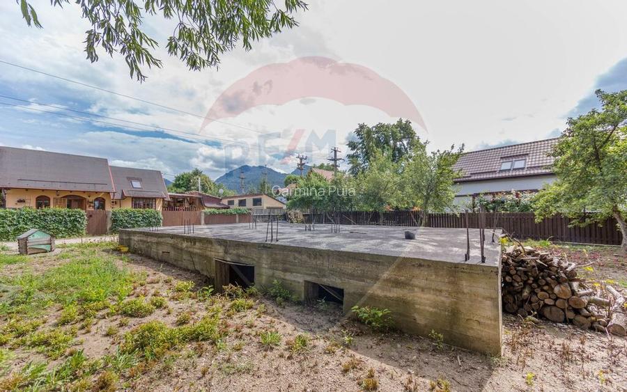 Teren intravilan cu funda?ie, proiect de casa, Avram Ian...