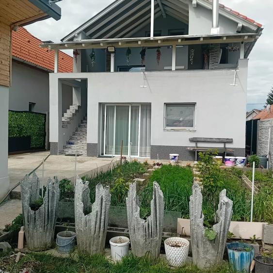 De vanzare casa cu etaj - 2