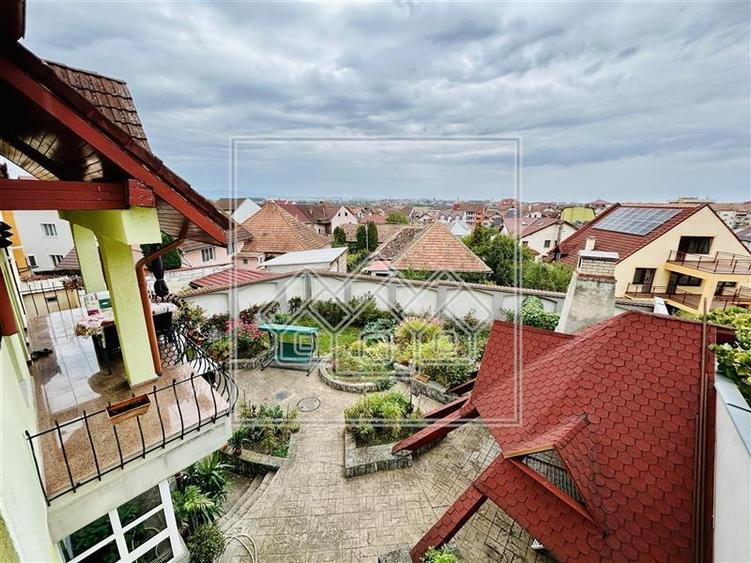 Casa de vanzare in Sibiu - individuala - 278 mp utili - - 53