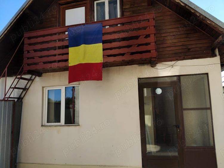 Proprietate cu 3 case locuibile pentru 3 familii ?i teren 4600 m2 de vanzare - 9