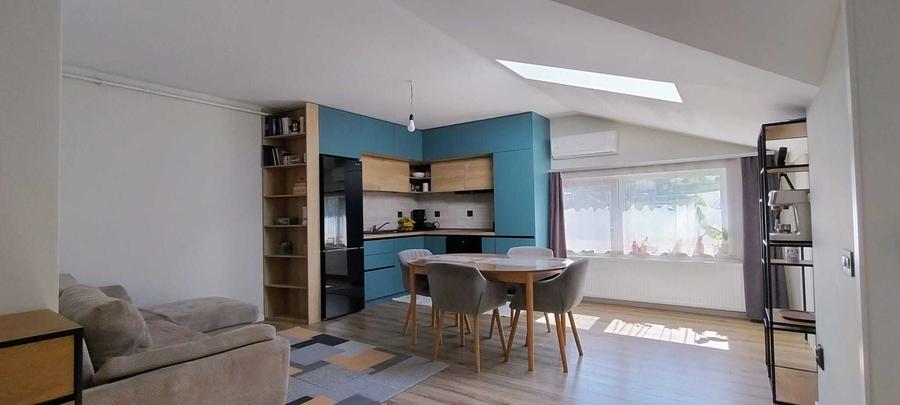 Apartament cu 4 camere decomandat în Sânnicoară