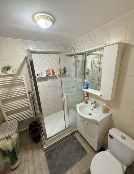 Apartament cu 3 camere decomandat, mobilat în Crângași