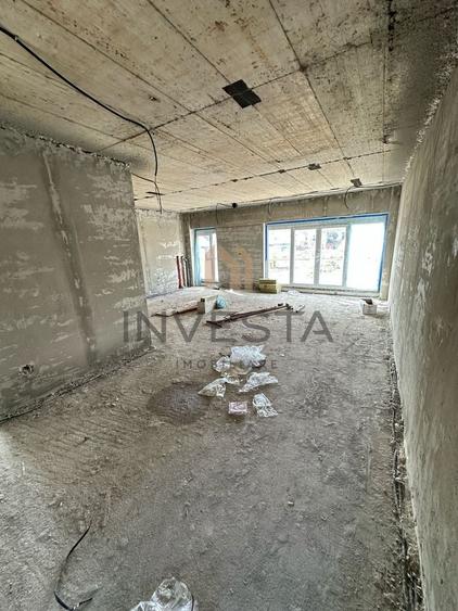 Apartament cu 4 camere semidecomandat în Europa