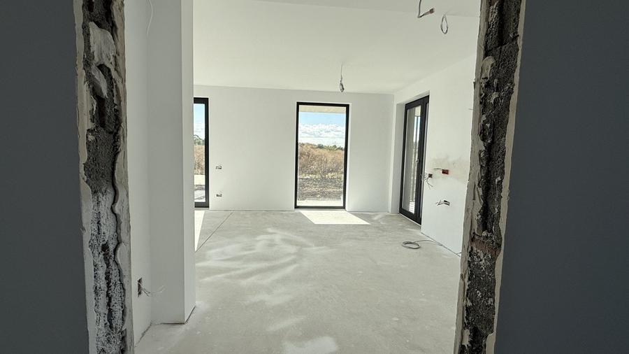 Casă individuală cu 4 camere cu Teren 570 Mp în Săftica