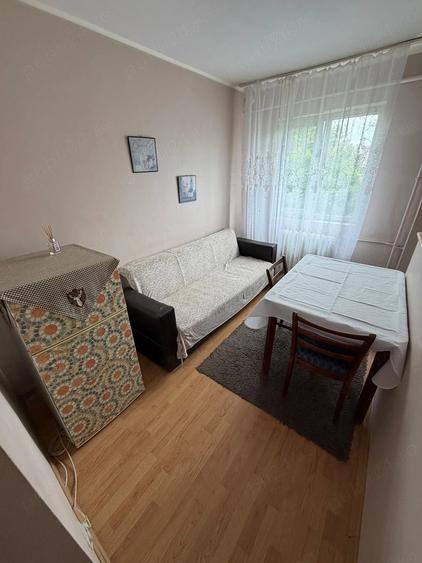Apartament cu 3 camere nedecomandat în Dacia
