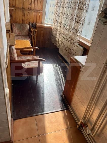 Apartament cu 3 camere decomandat, mobilat în Tractorul