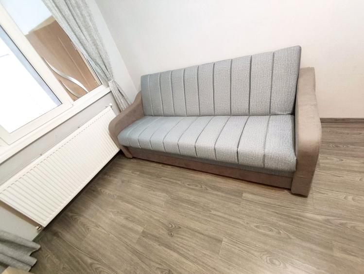 Apartament cu 3 camere semidecomandat, mobilat în Exterior Vest