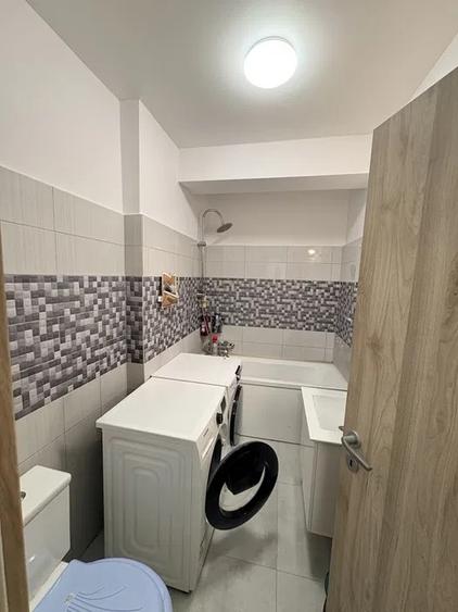 Apartament cu 3 camere decomandat, mobilat în Central