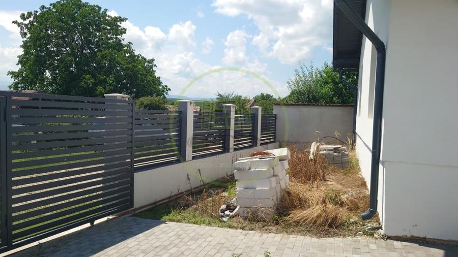 Casă individuală cu 4 camere cu Teren 500 Mp în Șura Mică
