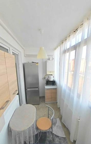 Apartament cu 2 camere decomandat în Roșu
