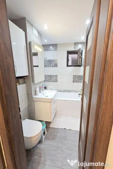 Apartament cu 2 camere decomandat în Sud