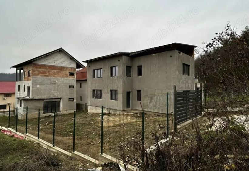 Casă cu Teren 374 Mp în Central