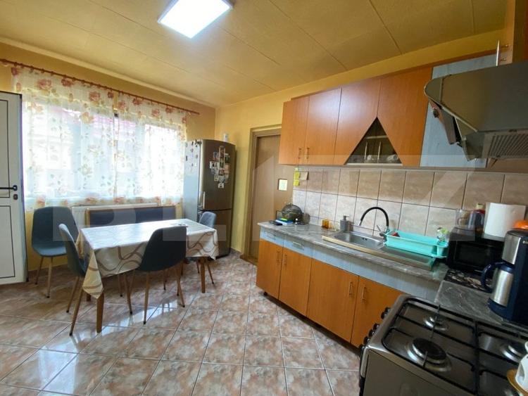 Casă individuală cu 3 camere cu Canalizare în Dâmbul Rotund