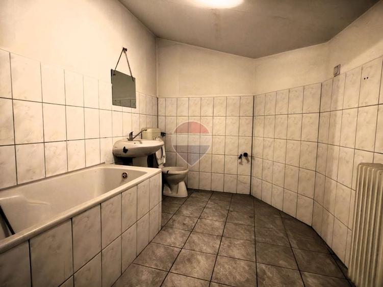 Spațiu comercial, de 226 mp, în P-ța Alba Iulia