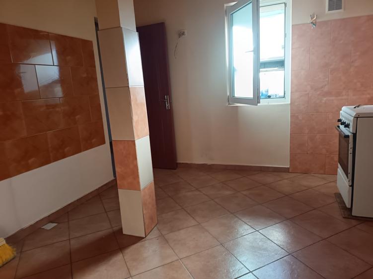 Apartament cu 3 camere decomandat în Pantelimon