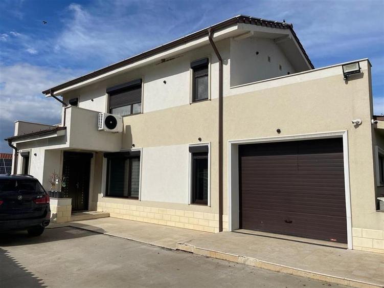 Casă individuală cu 4 camere cu Teren 1530 Mp în Somova