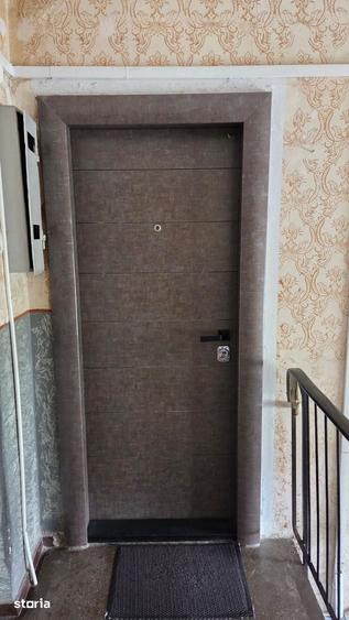 Apartament cu 3 camere în Micro 16