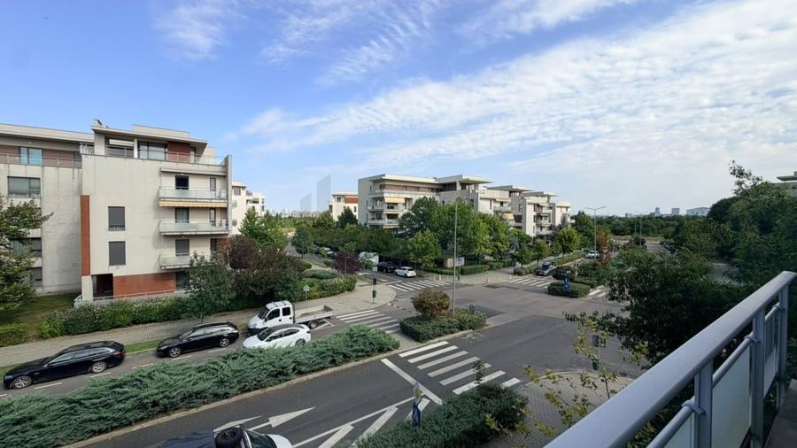 Apartament cu 3 camere decomandat în Băneasa