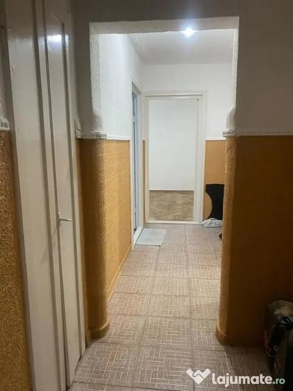 Apartament cu 2 camere decomandat în CET