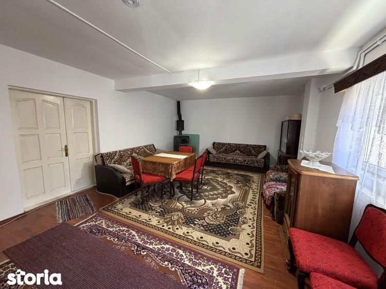 Casă cu 9 camere cu Teren 515 Mp în Central