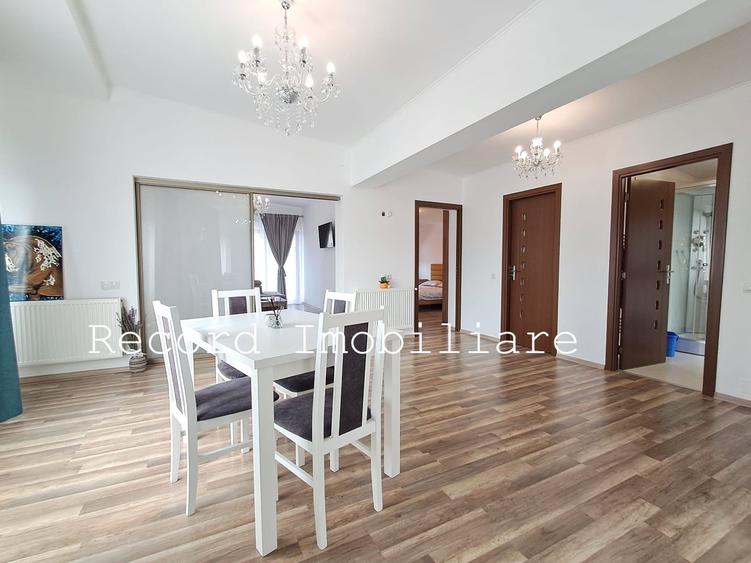 Apartament cu 3 camere semidecomandat în Bună Ziua