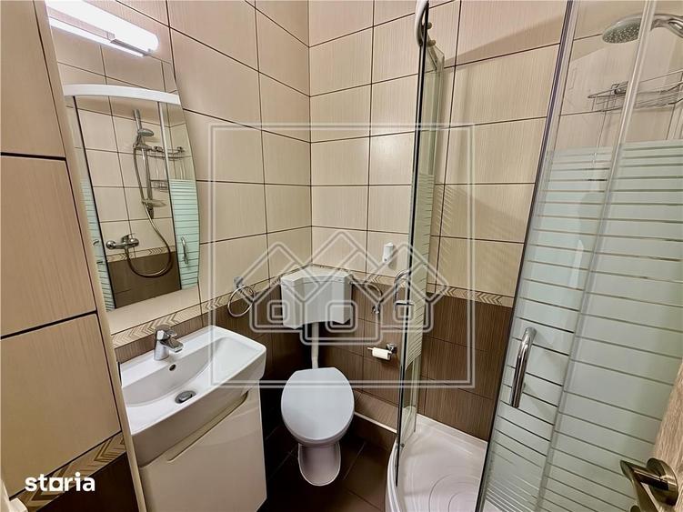 Apartament cu 4 camere în Vasile Aaron