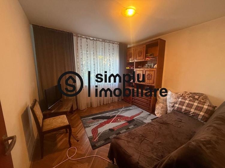 Apartament cu 3 camere decomandat în 1 Mai