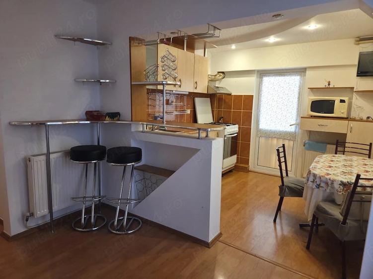 Apartament cu 3 camere decomandat în Steaua