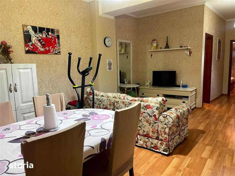 Apartament cu 3 camere semidecomandat în Central