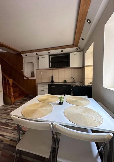 Apartament cu 3 camere decomandat în Drumul Carului