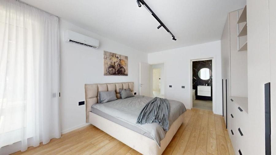Duplex cu 5 camere cu Canalizare în Pipera