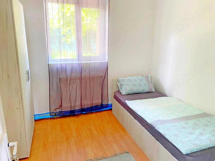 Casă cu 6 camere în Buziașului