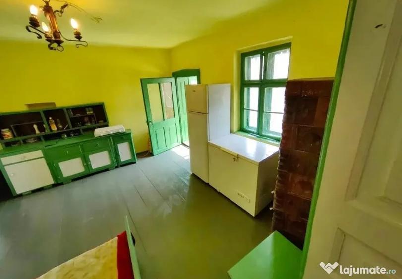 Casă cu 3 camere cu Teren 2448 Mp în Chesinț
