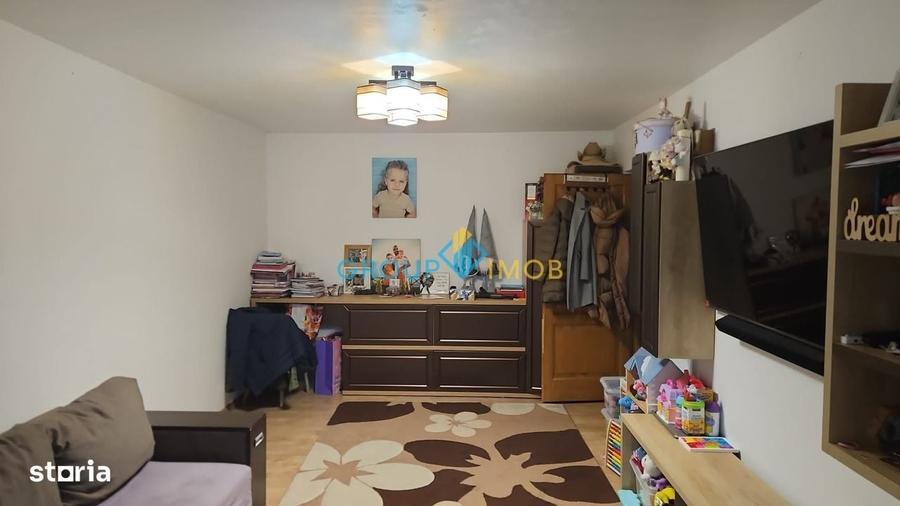 Apartament cu 2 camere decomandat în Cornișa