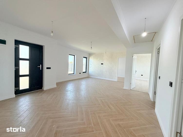 Casă cu 4 camere cu Teren 400 Mp în Miroslava